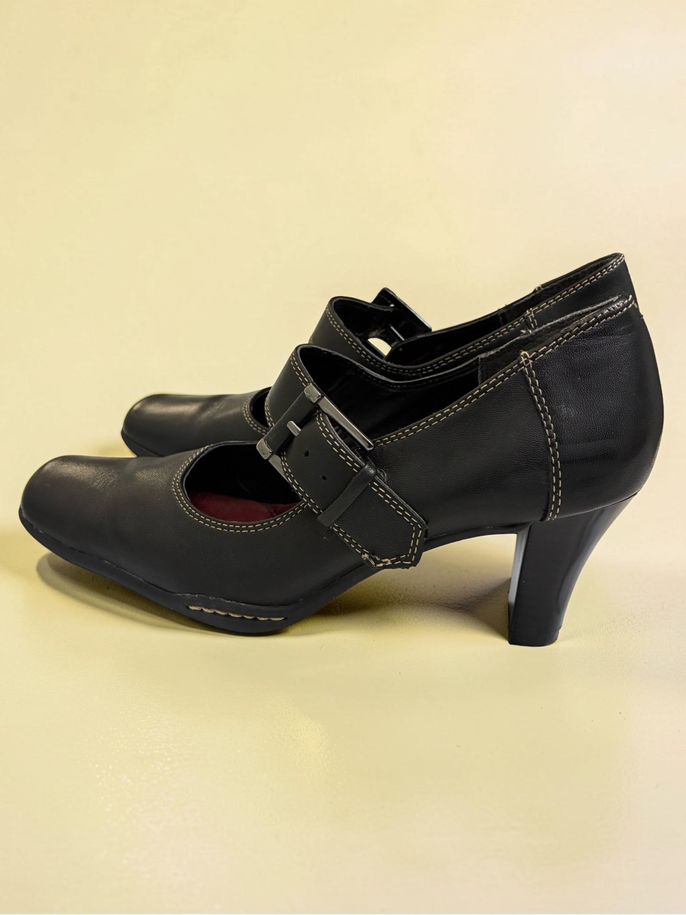 AEROSOLES Classic Black Mary Jane Heels with Buckle Strap